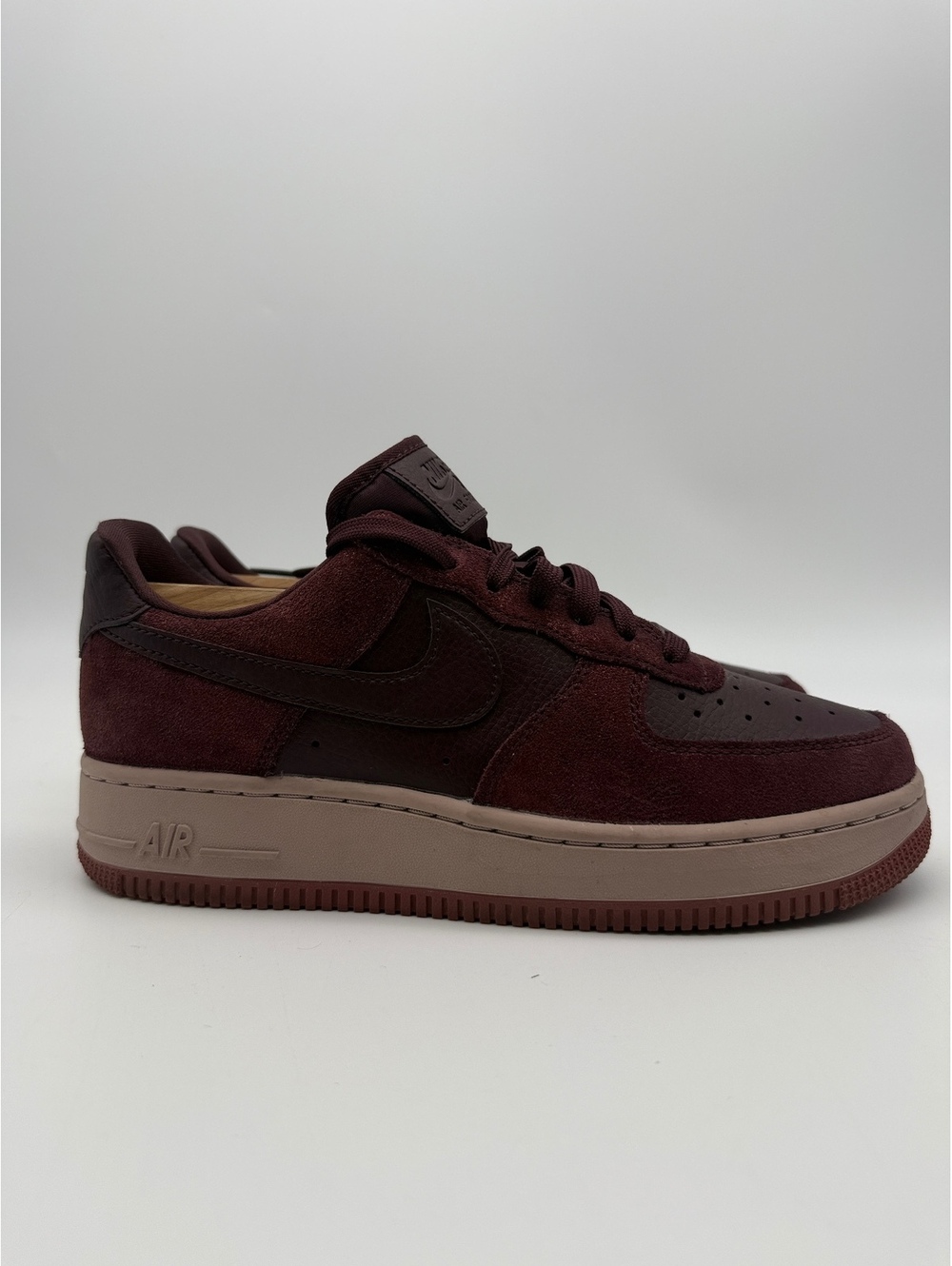 Nike Air Force 1 Low 07 Premium Women's Burgundy Crush Suede Sneakers Size 8